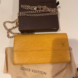 Very good Louis Vuitton Yellow epi Sarah wallet with duster & box!